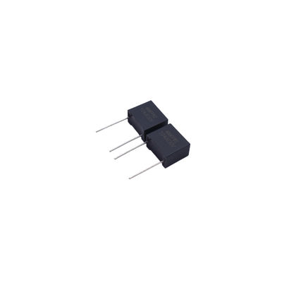 Grauer metallisierter Polypropylenfilmkondensator MMKP82 0,0022uF~10uF Radial durch Loch Montage